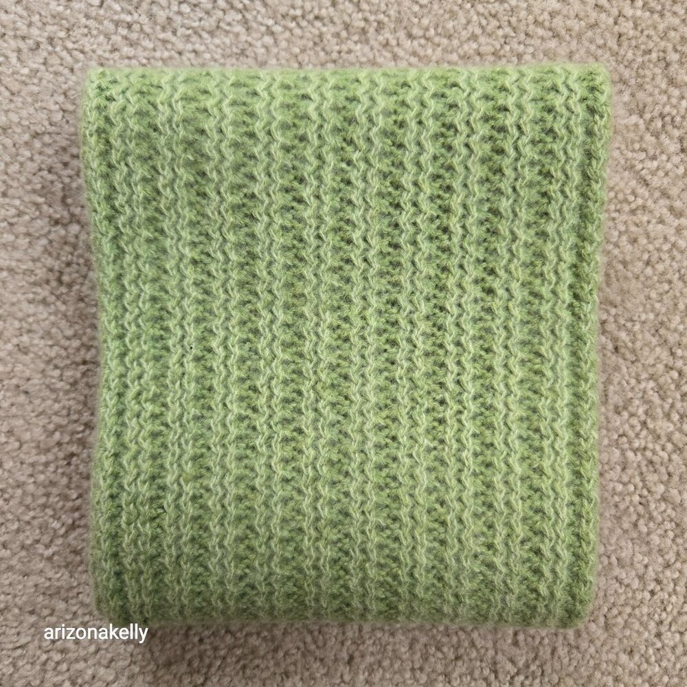 Castlerig Cashmere Green Knit Scarf *TINY REPAIRED HOLE*